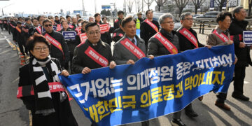 “낭떠러지 앞”…분노한 의사 2만명 여의도 모인다