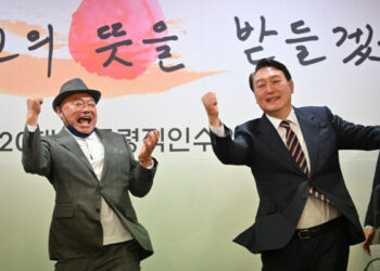 尹과 어퍼컷 김흥국 “이번 총선은 한동훈과 다니고 싶다”