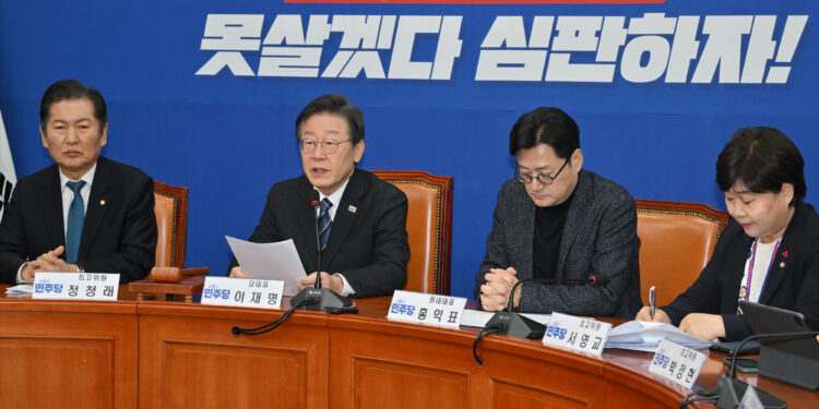 “우리가 유리한 김어준 조사서도 진다” 술렁인 민주당 지도부