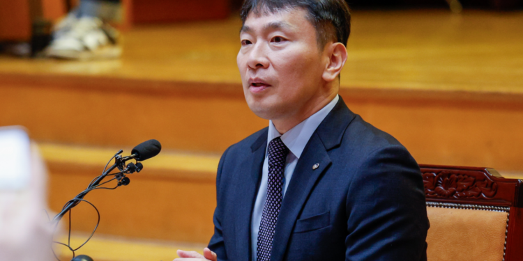 홍콩ELS 손실 전액 배상 길 열렸다… 이복현 “최대 100% 받을 것”