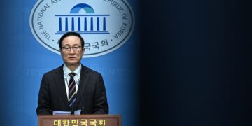 홍영표 “가짜 민주당 탈당…이재명 사당화에 분노”