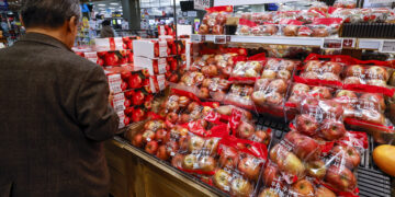 41% 뛴 과일값, 물가 다시 3%대로 뛰었다