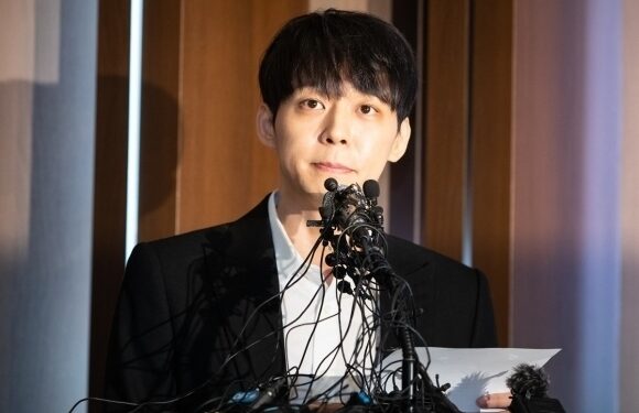 “6억원 안줬다”… 박유천, 前 매니저에 손배소 피소