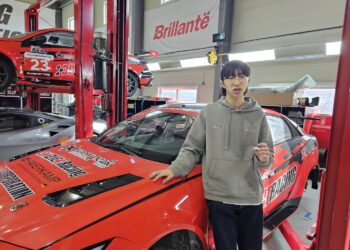 온·오프라인 카레이싱 모두 정상 찍은 20대 청년