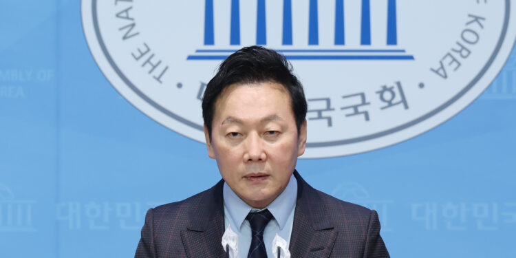 野, ‘정봉주 낙마’ 강북을 전략공천…박용진 “전략요건 의문”