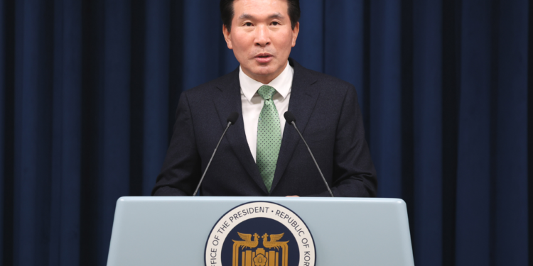 ‘회칼 테러’ 언급 황상무 “유가족께 사과, 언행 조심하겠다”