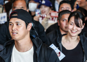 ‘9000억 사나이’ 오타니 한국 왔다…미모의 아내도 눈길