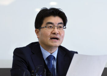 전국 의대 교수들 “25일부터 사직…제발 2000명 수치부터 풀어달라”