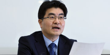 전국 의대 교수들 “25일부터 사직…제발 2000명 수치부터 풀어달라”