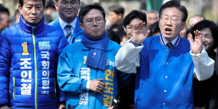 ‘과반수’ 만들어 달라는 이재명… 호남·충청서 몰빵론 불 지피기