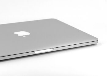 이게 다 얼마야? 회사 창고서 ‘맥북 581대’ 훔쳐 판 직원