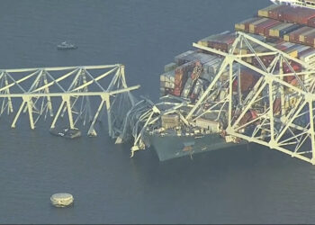 美 볼티모어 교량 한밤 붕괴… 최대 20명 실종