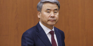 이종섭 주호주대사 사의 표명 “서울에 남아 강력 대응”