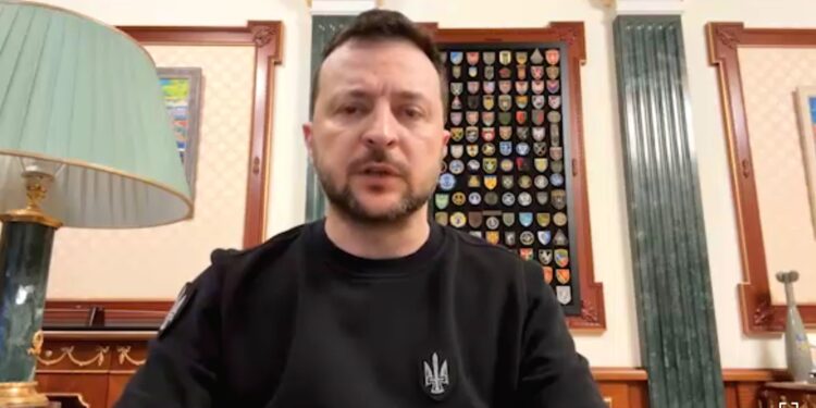 젤렌스키 “무기 안 주면 러 전략시설 타격…교활한 푸틴”