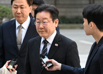 이재명, 與후보 과거 역공 “우리한테는 사퇴하라더니”