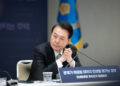 尹 “의사 증원, 전공의 입장 존중”
