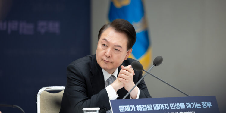 尹 “의사 증원, 전공의 입장 존중”