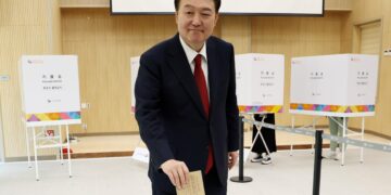 민주, 尹대통령 부산 사전투표에 “PK 지지자 결집용 관권선거”