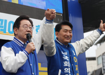 이재명 “대파 반입 못하면 디올백도 못 들어와야”…중원 민심 공략