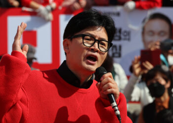 한동훈 “이재명, 삼겹살 안 먹고 먹은 척하나…입만 열면 거짓말”