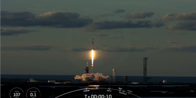 군 정찰위성 2호기 발사체서 분리…우주궤도 진입