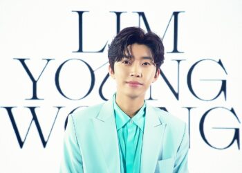 축구화 신고 공연했던 임영웅, 이번엔 ‘그라운드 객석’ 없앤다