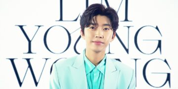 축구화 신고 공연했던 임영웅, 이번엔 ‘그라운드 객석’ 없앤다