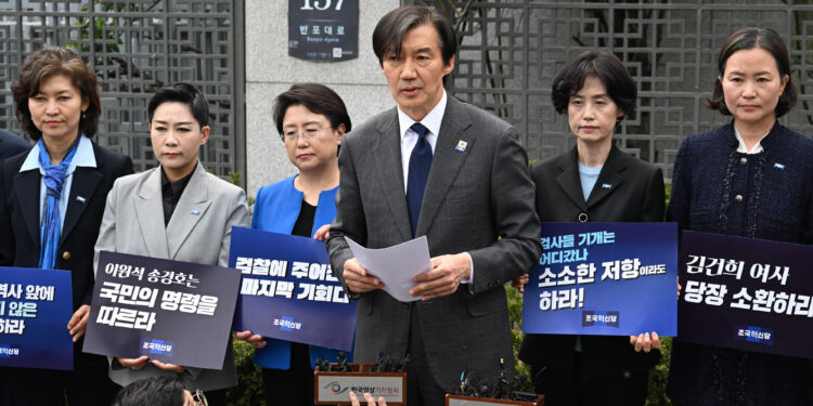 12석 ‘원내 3당’ 조국당… 민주와 경쟁적 협력캐스팅보트 오갈 듯