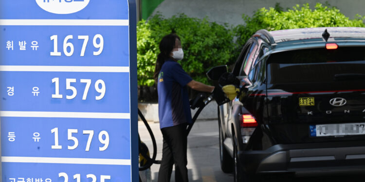 정유업계, 정제마진에 ‘활짝’… 중동發 악재엔 ‘울적’