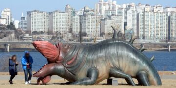 ‘2억 혈세’ 썼는데 흉물로 전락…한강 괴물, 10년 만에 철거하기로