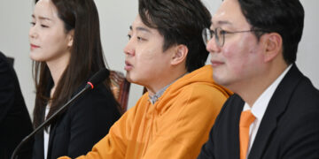 ‘집단 사직’ 전공의 만난 이준석 “의료계 갈등 다각도 논의”