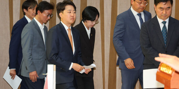 조국·이준석 공동 기자회견… ‘채상병 특검법’ 與 처리 협조 압박