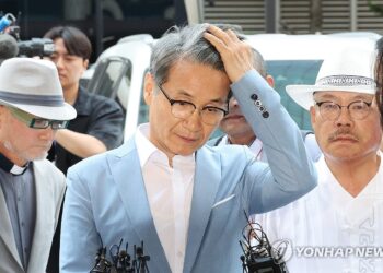 ‘김여사 명품백’ 최재영 목사, 명예훼손 등 혐의 입건