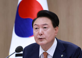 윤 대통령 “환자 저버린 불법행위 엄정 대처 불가피”