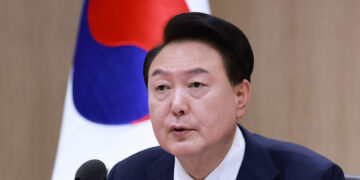 윤 대통령 “환자 저버린 불법행위 엄정 대처 불가피”