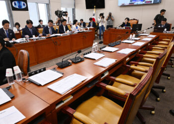 野 ‘방송 3법’ 단독으로 과방위 통과… 2특검·4국조도 밀어붙인다