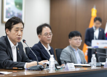 통신비 연체자, 채무조정 신청 땐 최대 90% 감면