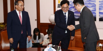 원 구성 담판 또 결렬…與, ‘7개 상임위 수용’ 갈림길