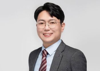 “학생에 ‘사랑한다’고…” 최연소 교총 신임회장, 제자와 관계 논란