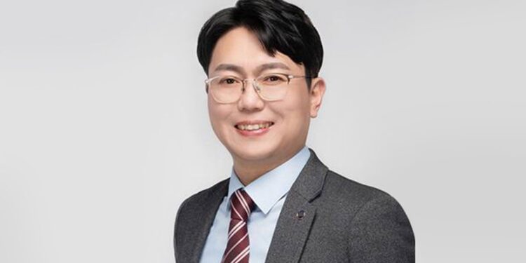 “학생에 ‘사랑한다’고…” 최연소 교총 신임회장, 제자와 관계 논란