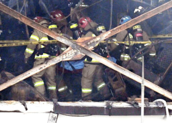 화재 초기 대량의 연기·연쇄 폭발… 건물 붕괴 위험성까지 제기