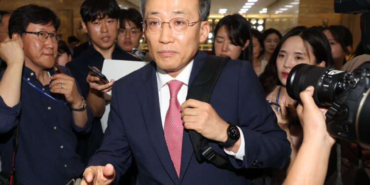 국민의힘, 7개 상임위원장 수용… 이재명 당대표 사퇴… 연임 수순