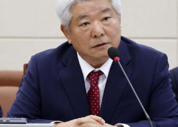 野, 김홍일 방통위원장 탄핵안 발의