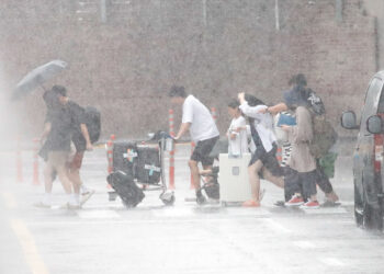 밤사이 전국에 집중호우… 위기경보 ‘주의’ 상향