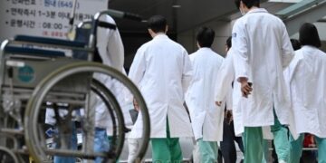 “전공의 돌아오면 전문의 차질 없이 따게 해줄게” 정부 절절… 전공의 8%만 근무