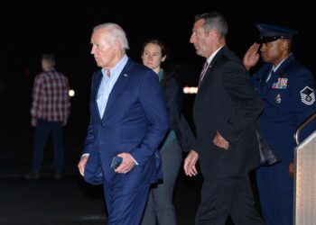 바이든 가족회의 ‘대선 완주’ 가닥… 美 유권자 72% “사퇴해야”[美 대선 TV 토론 후폭풍]