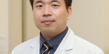 휴진 대신 물과 소금만 먹으며 수술…“환자들에게 미안해서”