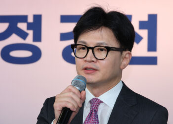 ‘문자 읽씹’ 논란 속 대통령실 “전대 일절 개입 안해…끌어들이지 말라”