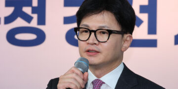 ‘문자 읽씹’ 논란 속 대통령실 “전대 일절 개입 안해…끌어들이지 말라”