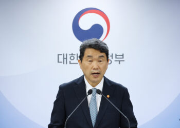 정부, 의대생 복귀 독려 “2학기 등록 기간 학년말까지 연장”